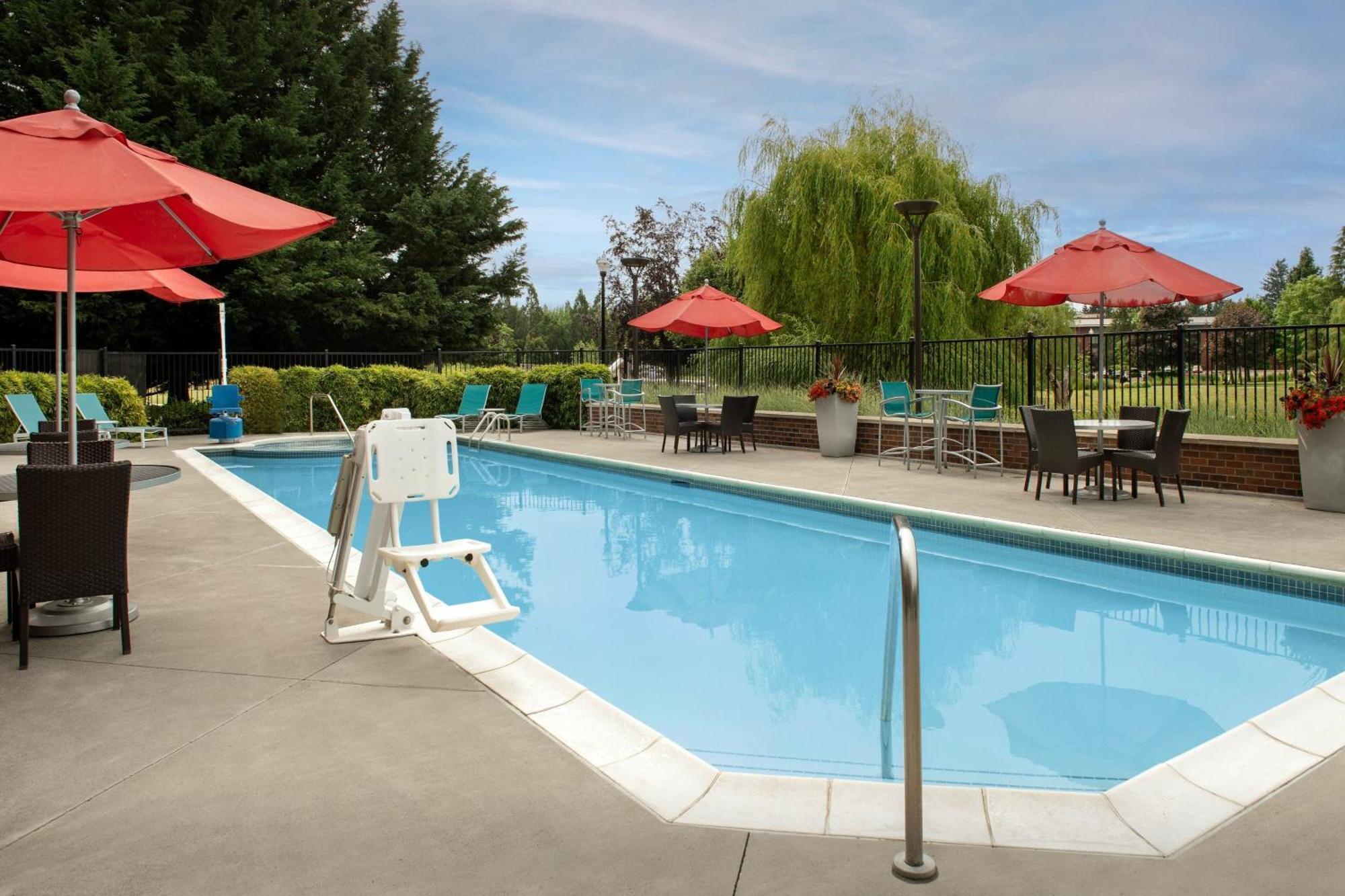 Towneplace By Marriott Suites Portland Vancouver Evergreen Exterior foto